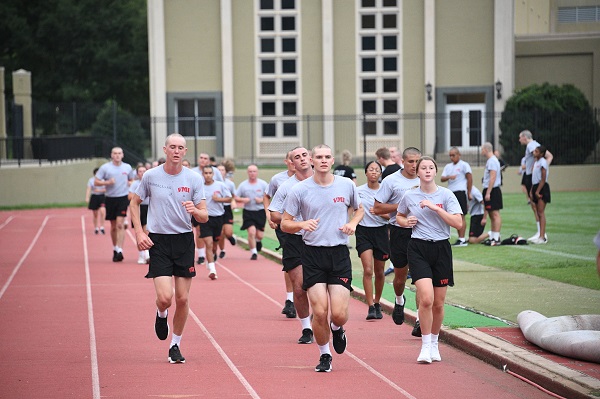 New students at ֻ̳(rats) run one and a half miles as part of their fitness test under supervision of cadet leadership and instructors.
