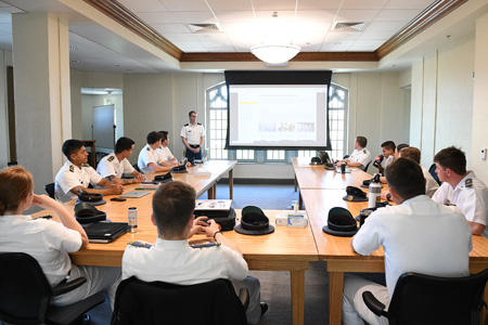 Maj. Jeff Kozak welcomes cadets to the final Fieldwork class of the semester May 3 in Preston Library.—ֻ̳Photo by Kelly Nye.